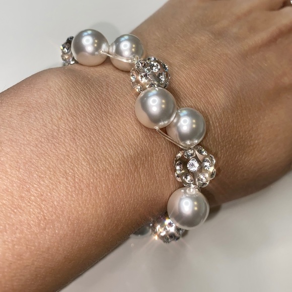 Women’s Pearl stretch bracelet with Swarovski crystals ball bracelet for wedding - Picture 10 of 13